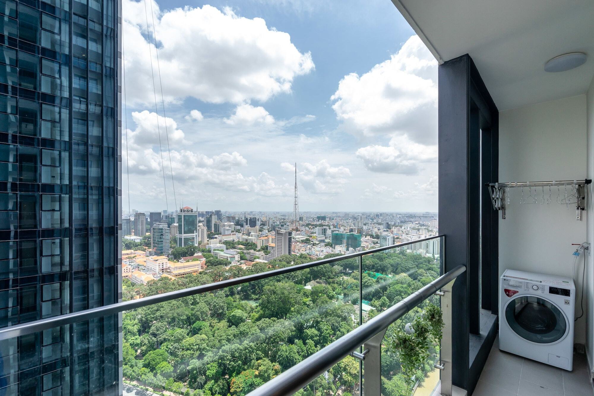 Qq - Vinhome Golden River - D.1 Căn hộ *