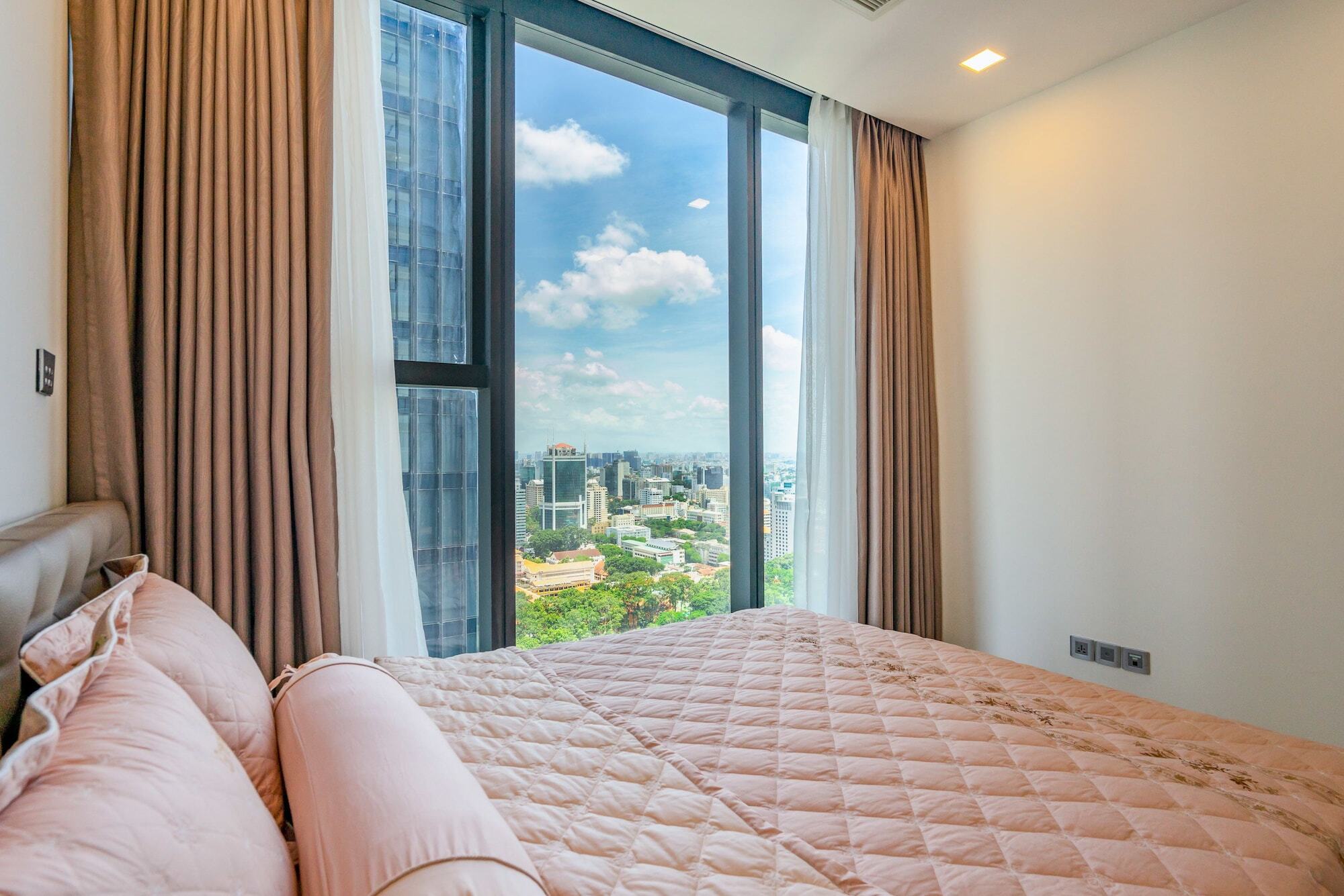 Qq - Vinhome Golden River - D.1 * TP. Hồ Chí Minh